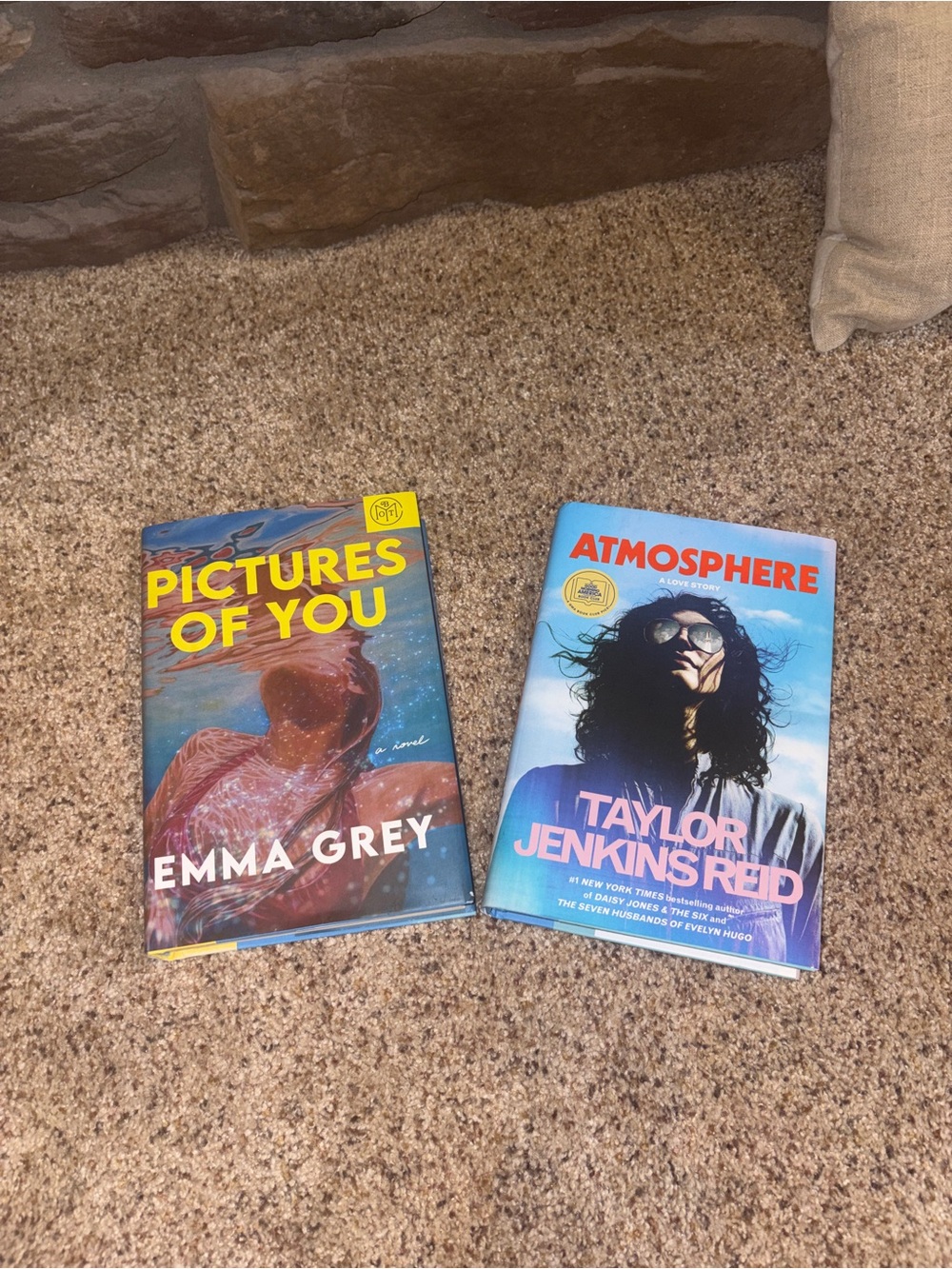 New + popular romance hardcovers 💕📚✨